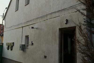 Casă cu Teren 229 Mp în Pârneava