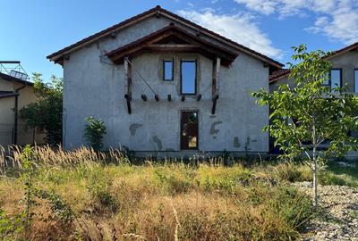 Casă cu 4 camere cu Teren 500 Mp în Ostrovu Corbului - 1