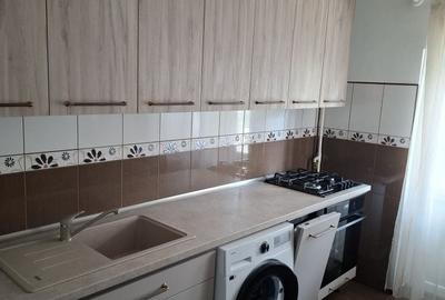 Apartament cu 3 camere în Mărășești