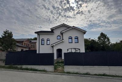 Casă individuală cu 4 camere cu Teren 290 Mp în Arhitecților - Calea Cisnădiei