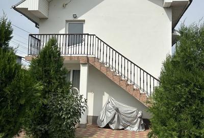 Casă cu 4 camere în Central - 2