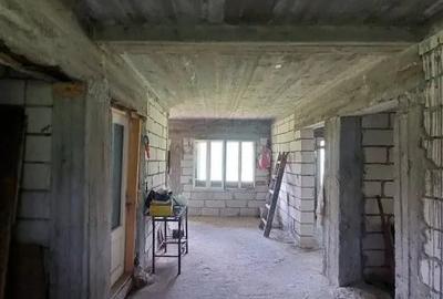 Casă cu 8 camere cu Teren 884 Mp în Central - 17