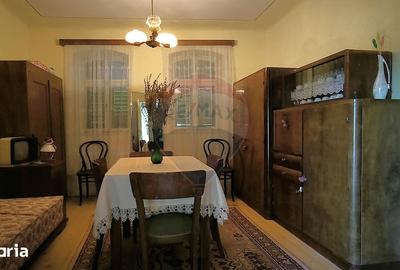 Casă cu 4 camere cu Teren 1084 Mp în Vale