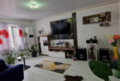 Casă cu 4 camere în Muncitoresc