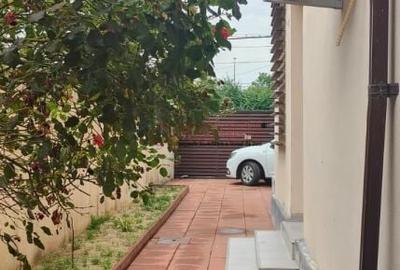Casă cu 4 camere cu Teren 200 Mp în Berceni