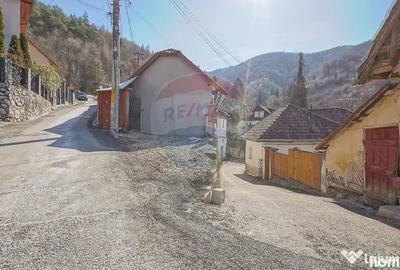 Casă cu 2 camere cu Teren 230 Mp în Centrul Istoric
