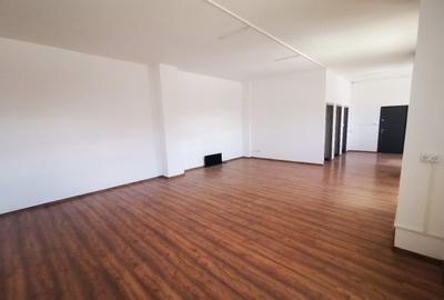 Spațiu comercial, de 90 mp, în Titulescu