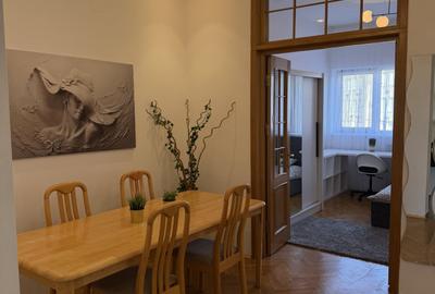 Apartament cu 3 camere semidecomandat, mobilat în Ultracentral