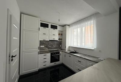 Apartament cu 2 camere decomandat, mobilat în Cristian