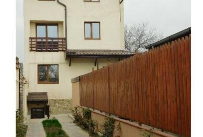 Casă cu 4 camere cu Teren 250 Mp în Apărătorii Patriei