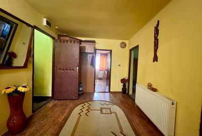 Apartament cu 4 camere decomandat în Central - 2