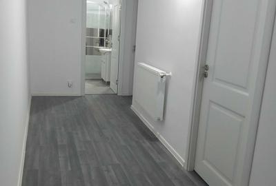 Casă cu 4 camere decomandat în Central