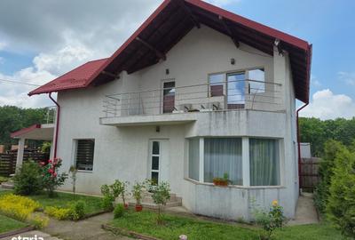 Casă cu 3 camere cu Teren 301 Mp în Smeura
