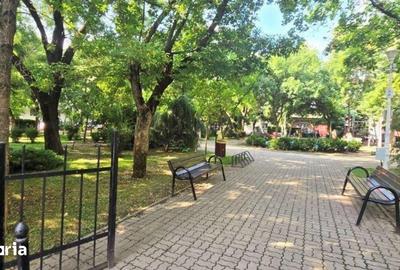 Apartament cu 3 camere decomandat în Dămăroaia