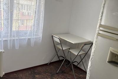 Garsonieră decomandată în Vitan