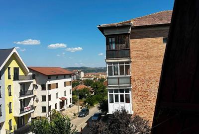 Apartament cu 2 camere decomandat în Tolstoi