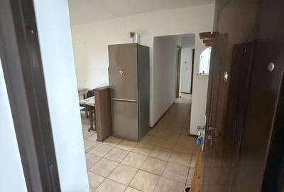 Apartament cu 3 camere decomandat în Crângași - 12