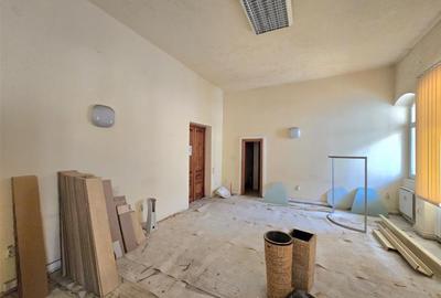 Spațiu comercial, de 1,066 mp, în Ultracentral - 21