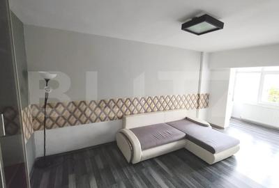 Apartament cu 2 camere decomandat, mobilat în Central
