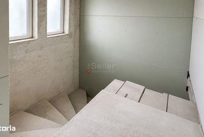 Casă cu 4 camere în Noua