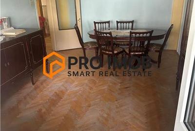Apartament cu 3 camere decomandat în Est