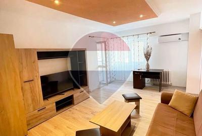 Apartament cu 2 camere decomandat în Hala Centrală