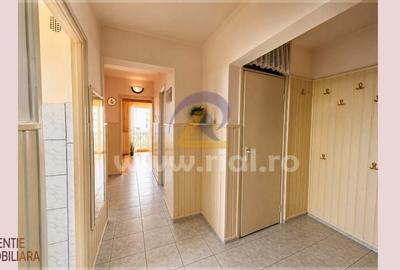Apartament cu 3 camere decomandat în Vitrometan - 1