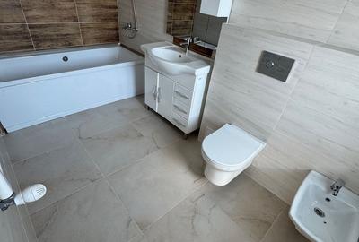 Casă cu 6 camere cu Teren 406 Mp în Central