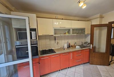 Apartament cu 2 camere decomandat în Buzaului