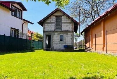 Casă cu 2 camere cu Teren 80 Mp în Central