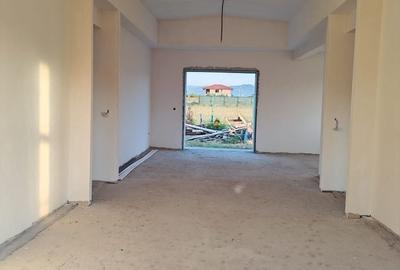 Casă cu 4 camere în Sânpetru - 2