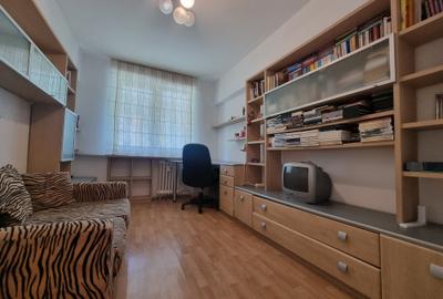 Apartament cu 3 camere decomandat în Tineretului
