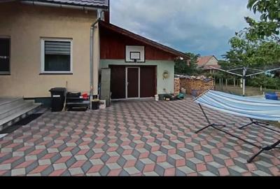 Casă cu Teren 10000 Mp în Central