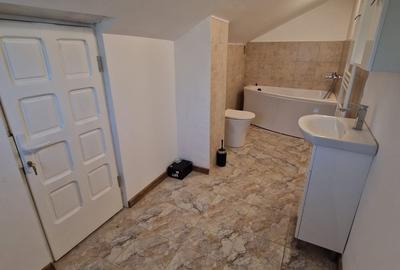 Casă cu 6 camere cu Canalizare în Central - 34