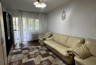 Apartament cu 3 camere decomandat în Republicii