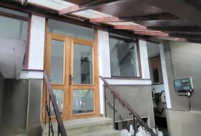 Casă cu Teren 117 Mp în Central - 2