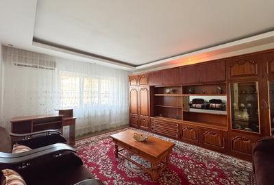 Apartament cu 3 camere decomandat, mobilat în Decebal - 8