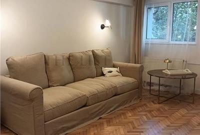 Apartament cu 3 camere semidecomandat, mobilat în Floreasca