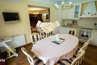 Apartament cu 4 camere decomandat în Clăbucet