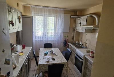 Apartament cu 3 camere semidecomandat în Central - 3
