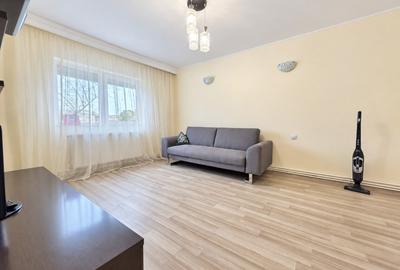 Apartament cu 4 camere decomandat în Casa de Cultură
