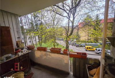 Apartament cu 3 camere decomandat în Cornișa - 1