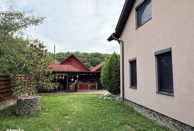 Casă cu 4 camere cu Teren 500 Mp în Central