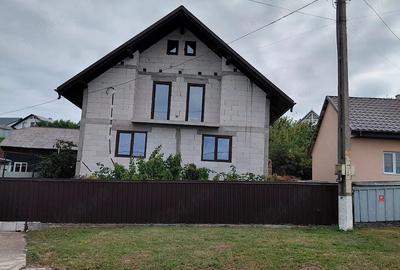 Casă cu Teren 11000 Mp în Calafindești