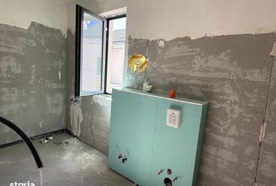 Casă cu 5 camere cu Teren 260 Mp în Ghencea - 1