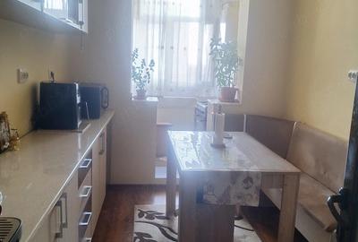 Apartament cu 3 camere decomandat în Central - 1