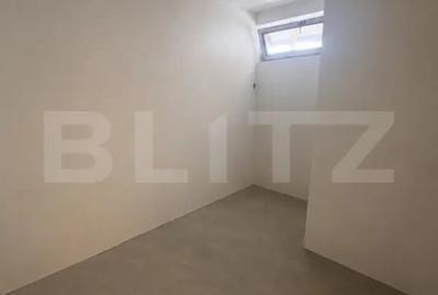 Casă cu 7 camere cu Teren 3940 Mp în Central - 1
