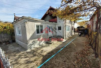 Casă cu 4 camere cu Teren 547 Mp în Măgureni