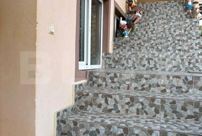 Casă cu 5 camere cu Teren 1000 Mp în Murgași - 2