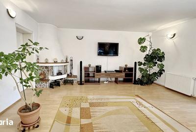 Casă cu 10 camere cu Teren 796 Mp în Dâmbul Morii